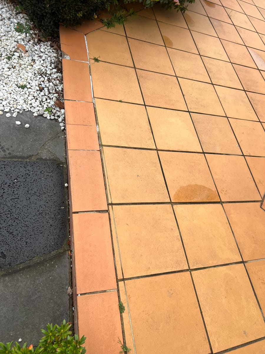Tile and grout work in Carrum Downs